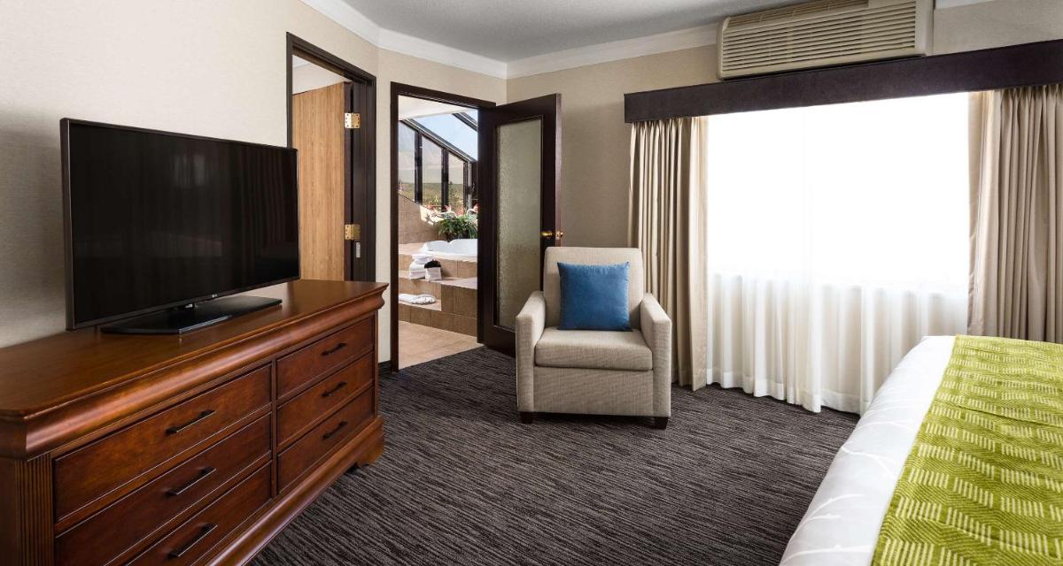Best Western Landmark Inn - image 7