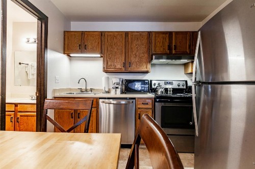 Red Pine Condominiums - image 13