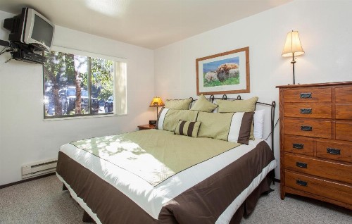 Red Pine Condominiums - image 14