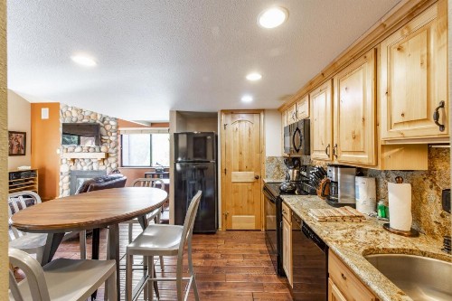 Red Pine Condominiums - image 18
