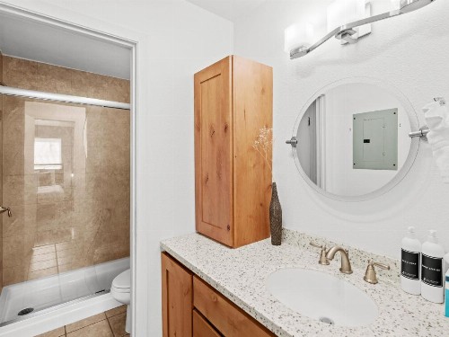 Red Pine Condominiums - image 28
