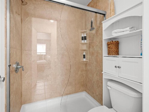 Red Pine Condominiums - image 32