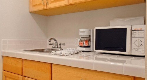 Prospector Accommodations Part City - image 20