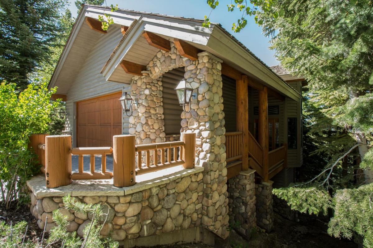 Deer Valley's Signature Collection - image 4