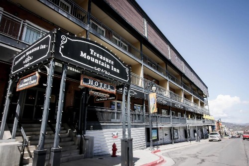 Treasure Mountain Inn Reviews