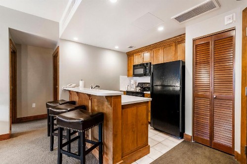 Sundial Lodge by All Seasons Resort Lodging - image 25