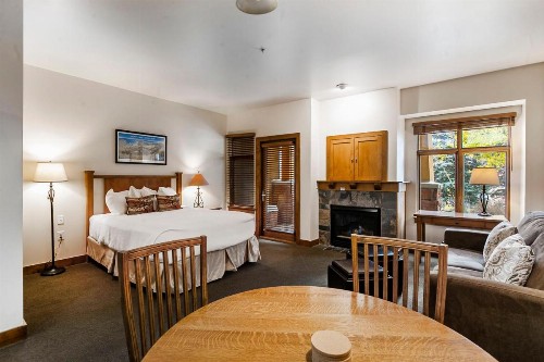 Sundial Lodge by All Seasons Resort Lodging - image 9