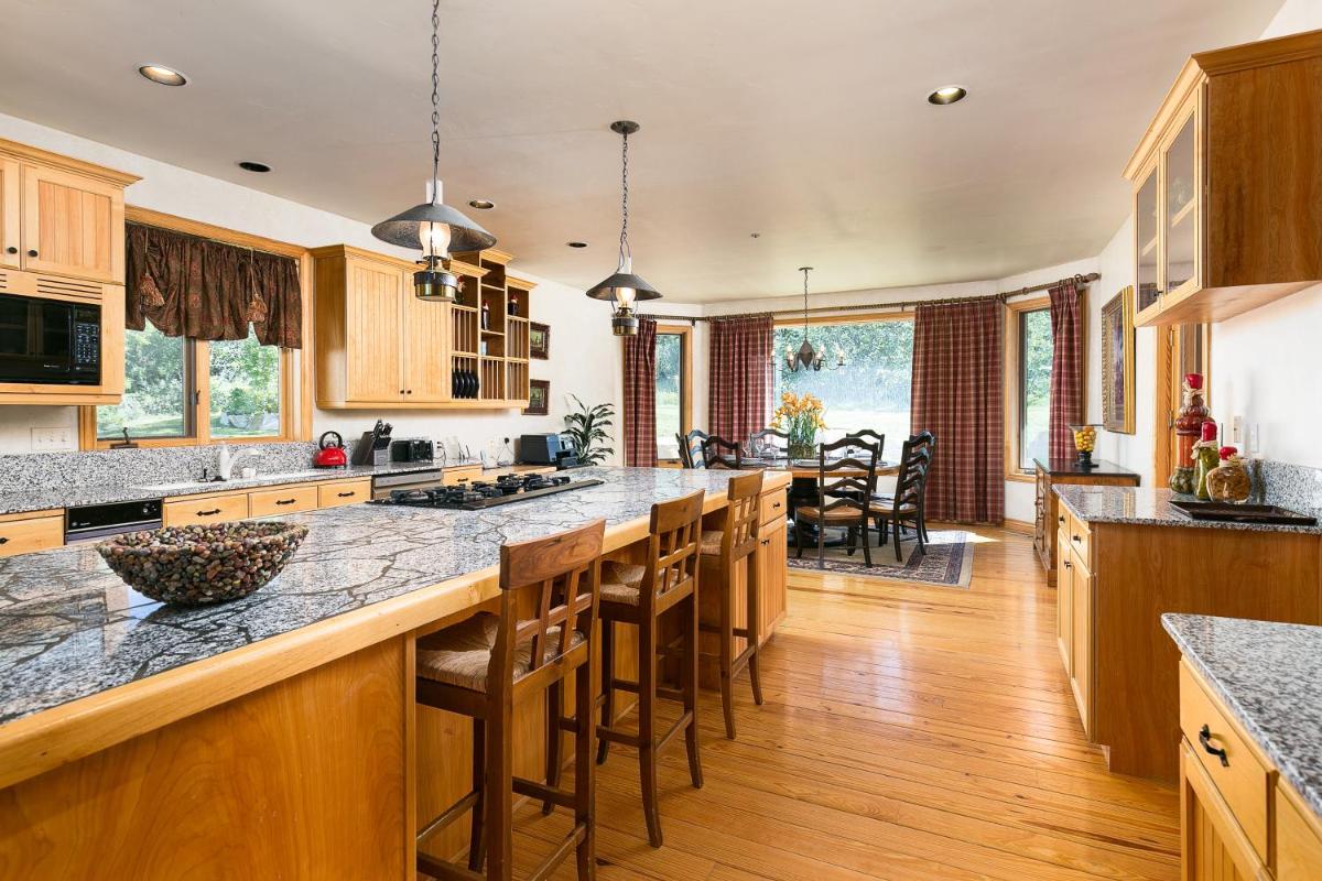 Park City Homes by White Pines Solamere - image 2