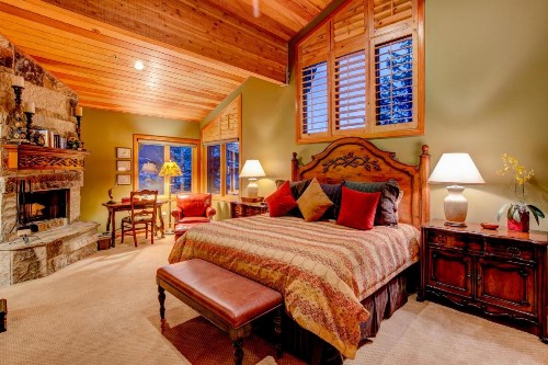 Twin Pines Apartment - image 11