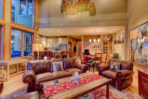 Twin Pines Apartment - image 9