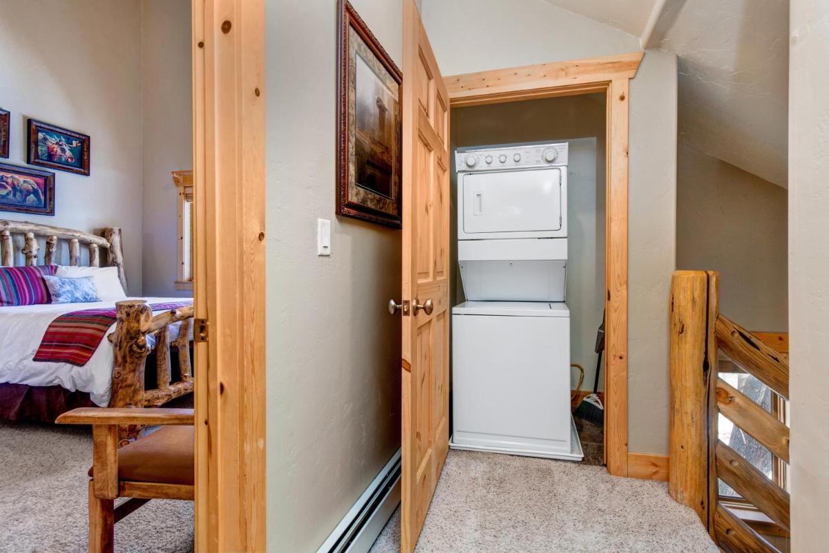 Timber Wolf Lodge - image 7