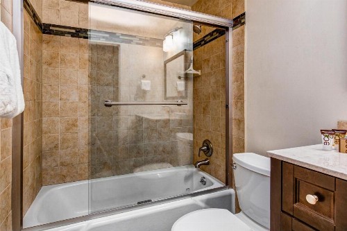 Emprie Condo - image 2