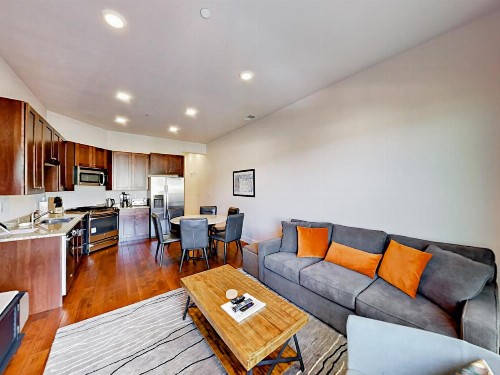 Condo in Newpark