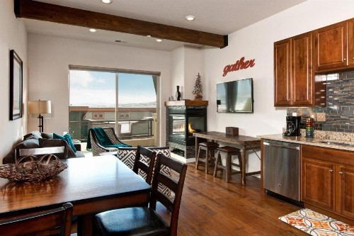 Two-Bedroom Townhome In Newpark Terrace Condo - image 12