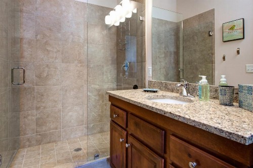 Two-Bedroom Townhome In Newpark Terrace Condo - image 5