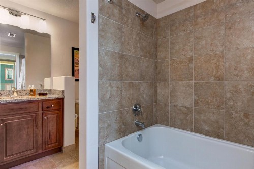 Two-Bedroom Townhome In Newpark Terrace Condo - image 6