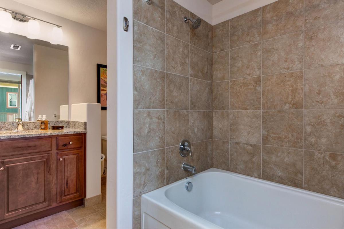 Two-Bedroom Townhome In Newpark Terrace Condo - image 6
