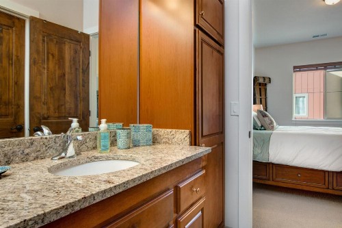 Two-Bedroom Townhome In Newpark Terrace Condo - image 8
