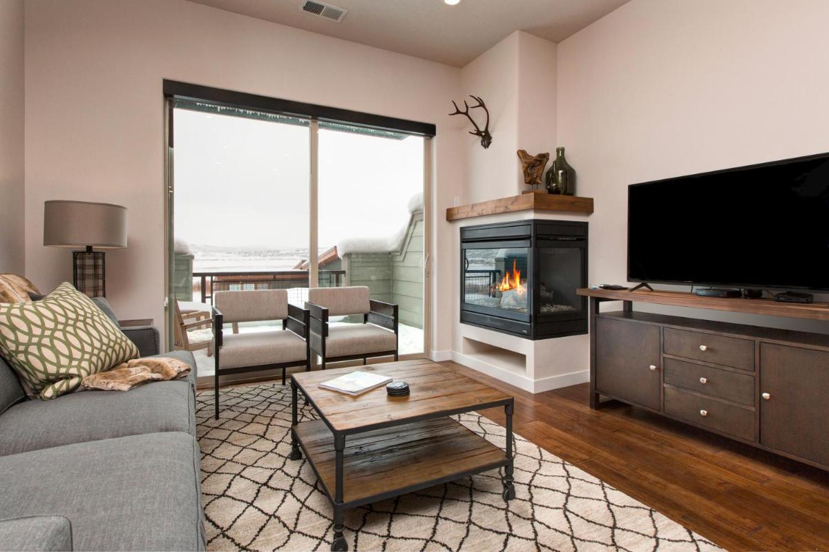 Park Lane South Apartment 6169 Condo - main image