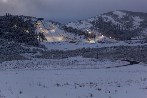 Spacious Bobsled House - image 8