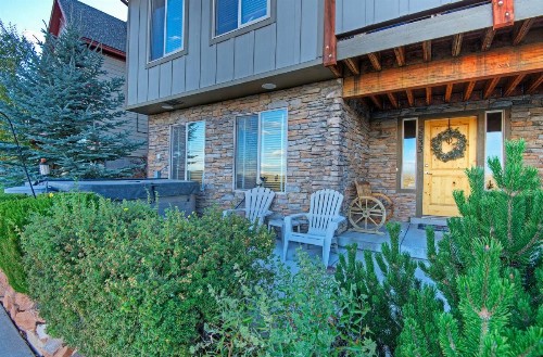 Spacious Bobsled House - image 9