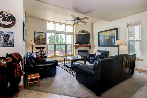 Home in Bear Hollow - image 12