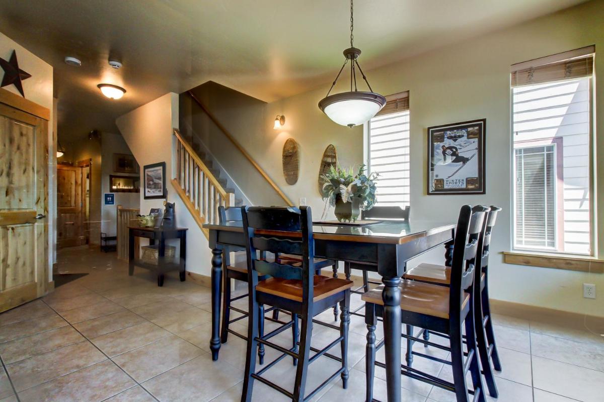 Home in Bear Hollow - image 6