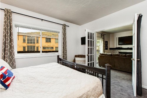 Woodside Apartment 1401 - image 7