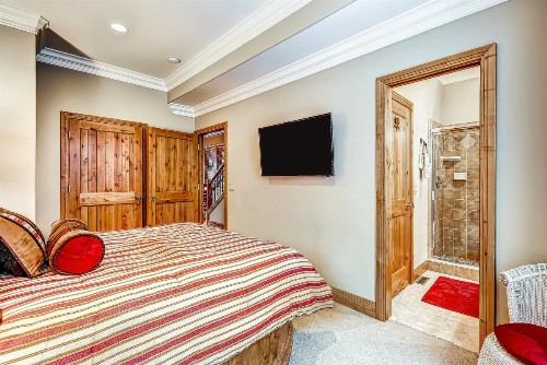 1219 Empire - image 2
