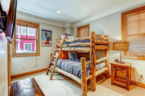 1219 Empire - image 8