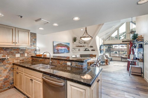1415 Lowell Ave Condo - image 10