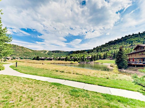 1432 Deer Valley Drive North Townhome Townhouse - image 11