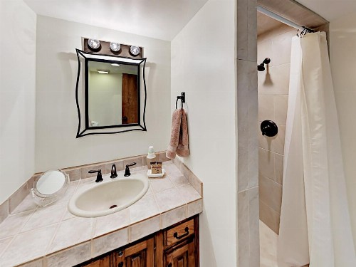 1432 Deer Valley Drive North Townhome Townhouse - image 4