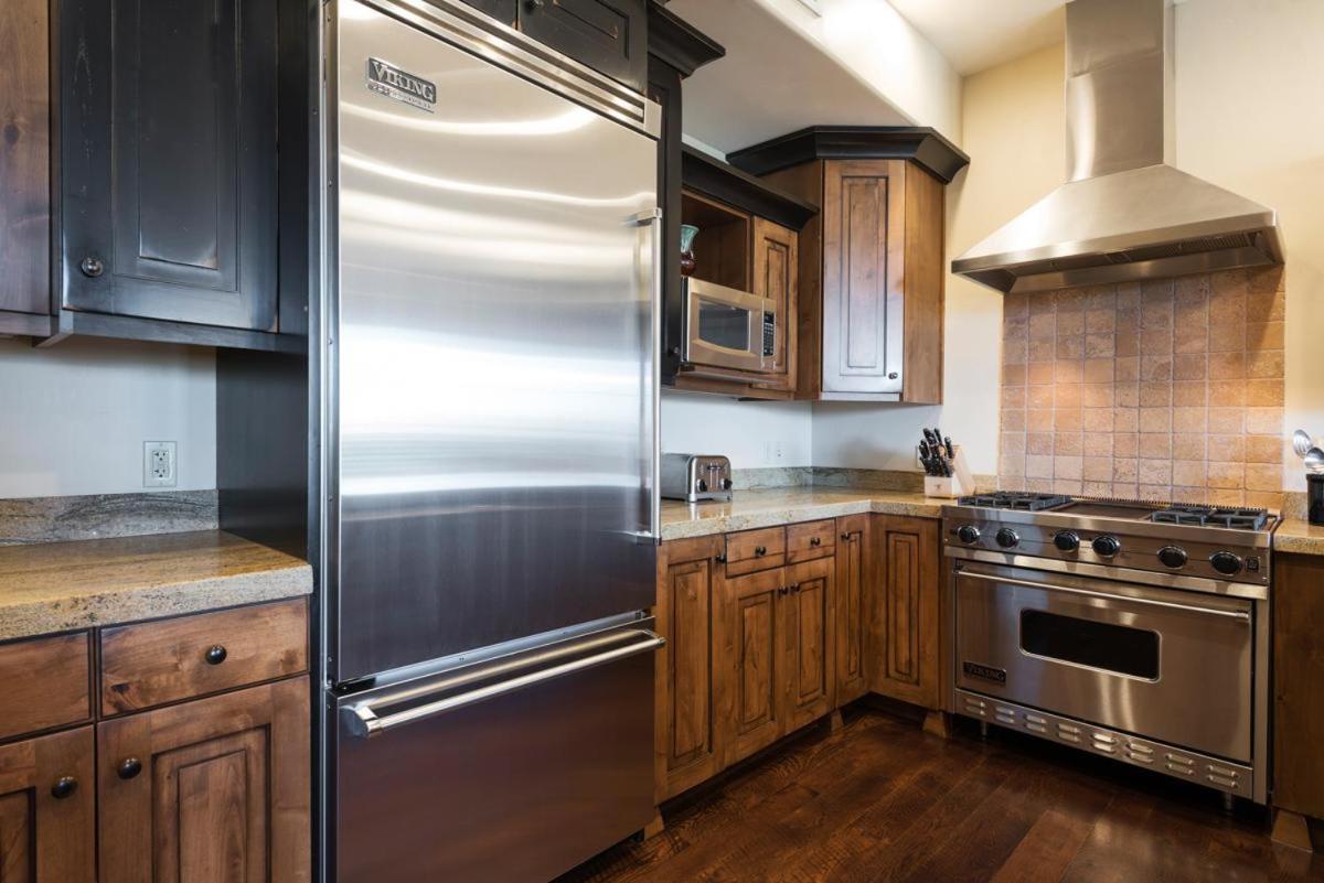 Silver Star #1104 - 2 Bed Condo - image 3