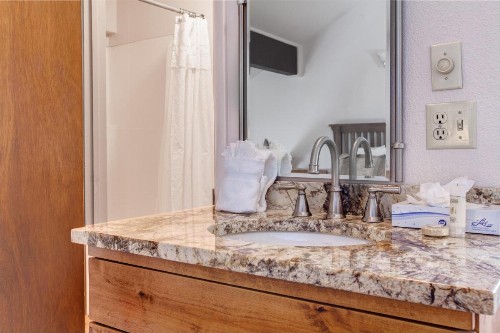 1491 Woodside Avenue Condo Unit 303A - image 2
