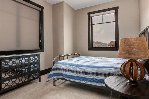 3780 Blackstone Drive Townhouse - image 10