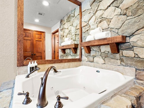 Canyons Village Condos by All Seasons Resort Lodging - image 35