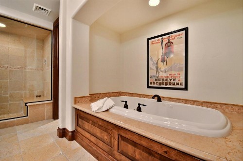 Silver Strike Lodge #403 - 2 Bed + Den - image 3