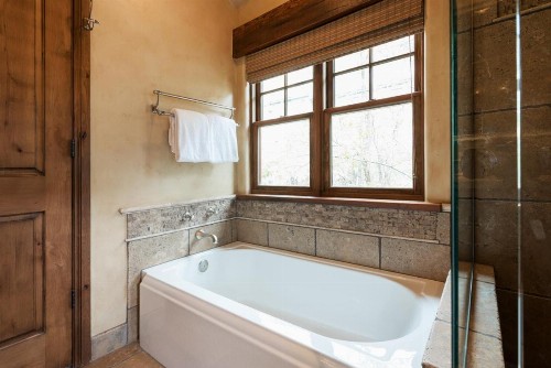 Park Avenue Home - image 27