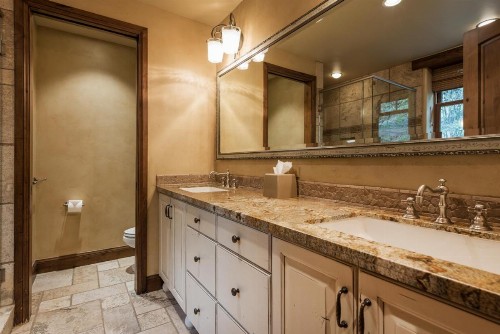 Park Avenue Home - image 30