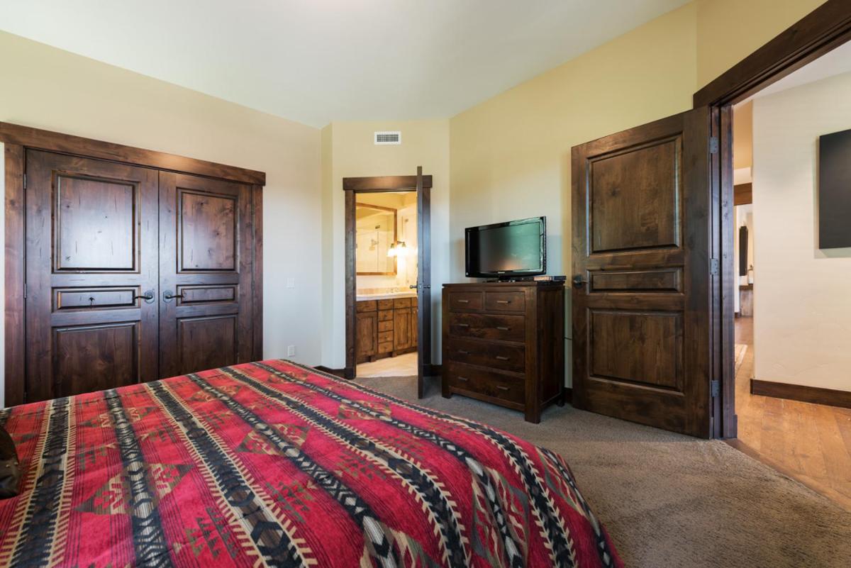 Silver Star #4201 - 3 Bed Condo - image 2