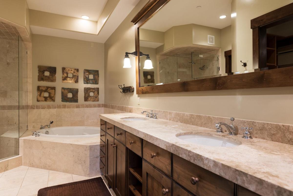 Silver Star #4201 - 3 Bed Condo - image 6