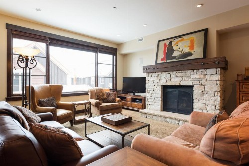 Silver Star #4202 - 3 Bed Condo
