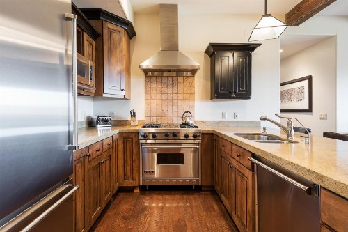Silver Star #1205 - 3 Bed Condo - image 13