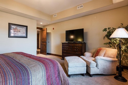 Silver Star #2202 - 3 Bed Condo - image 12