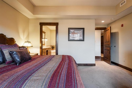 Silver Star #2202 - 3 Bed Condo - image 15