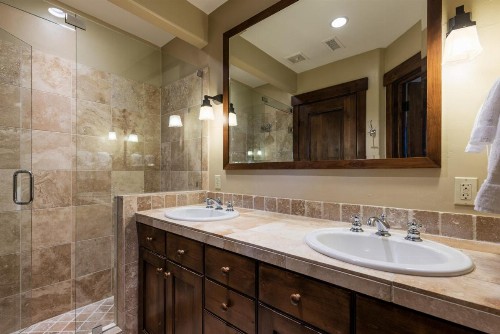 Silver Star #2202 - 3 Bed Condo - image 2
