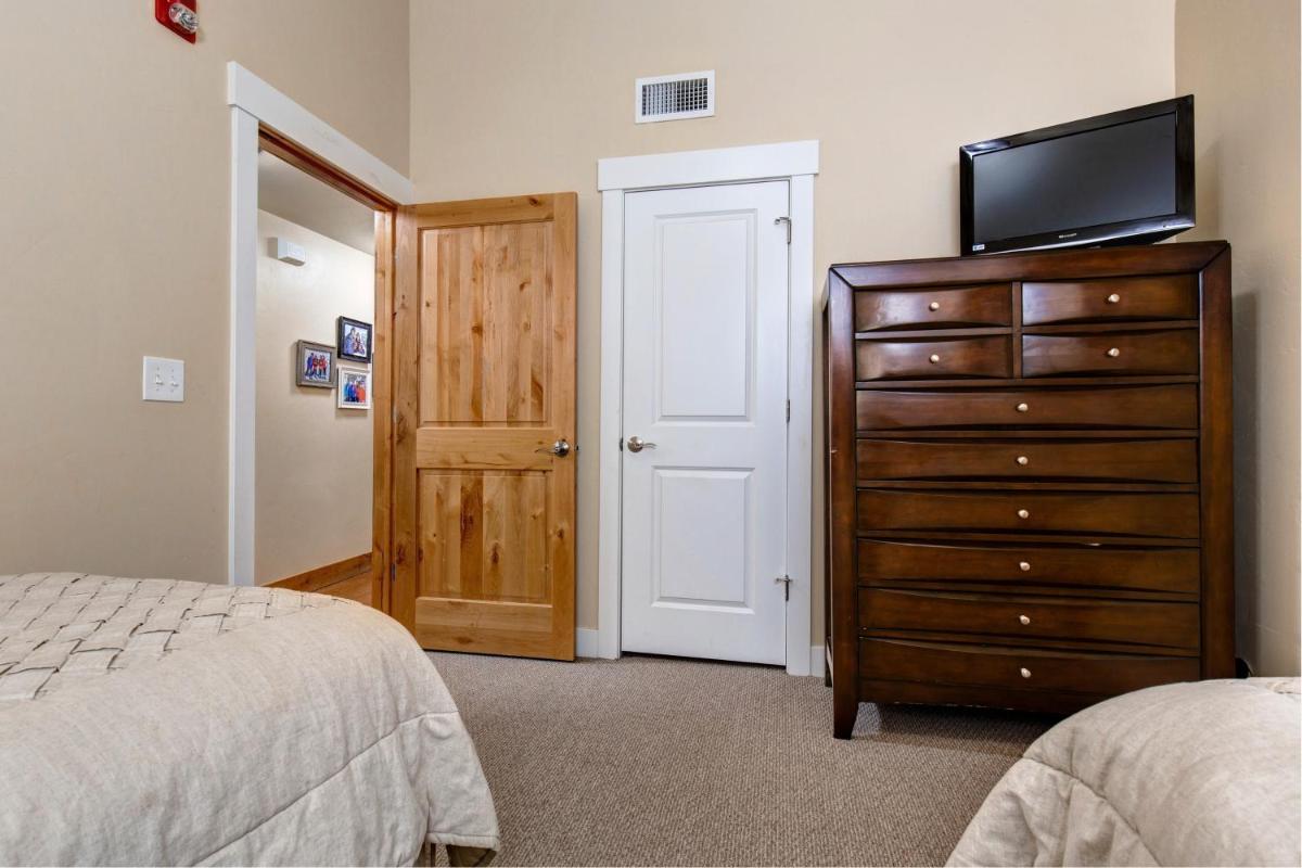 3BR Condo at Bear Hollow Village - image 4