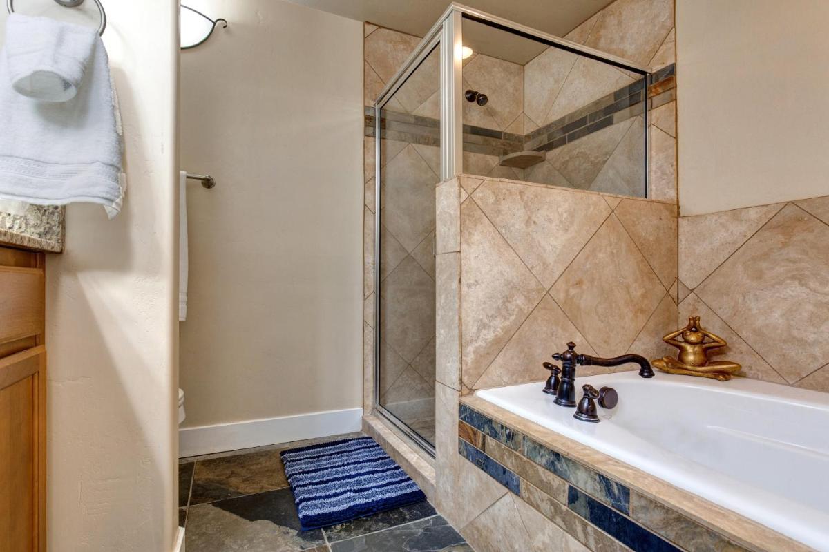 3BR Condo at Bear Hollow Village - image 5
