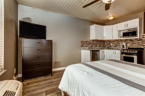 Carriage Houses - image 10